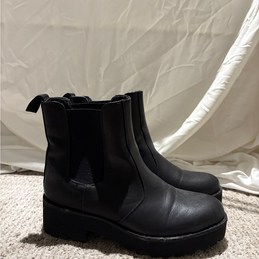 Dirty Laundry Chunky Black Ankle Boots